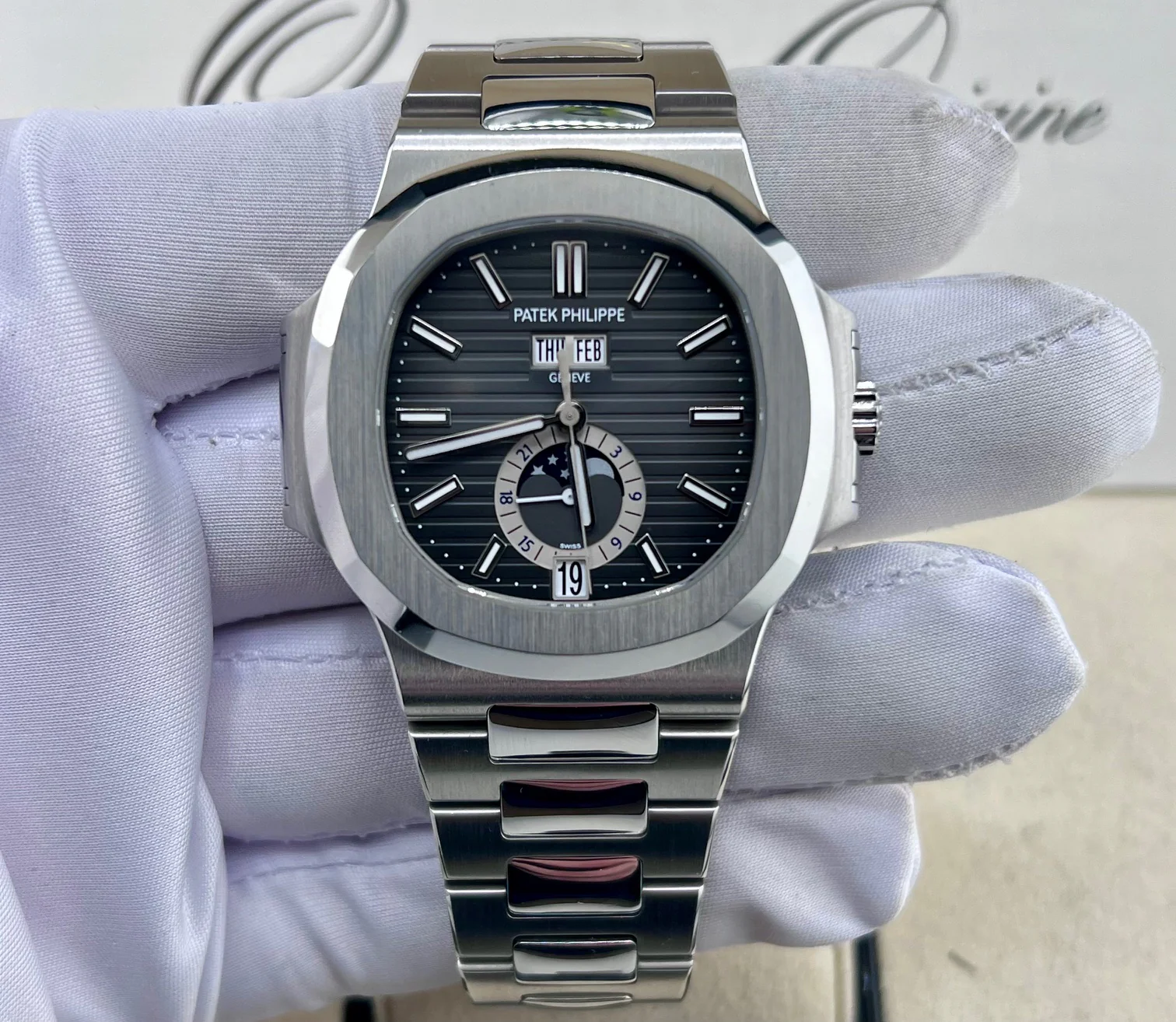 Patek Philippe Nautilus Black Dial Full Set France 5726:1A 2012