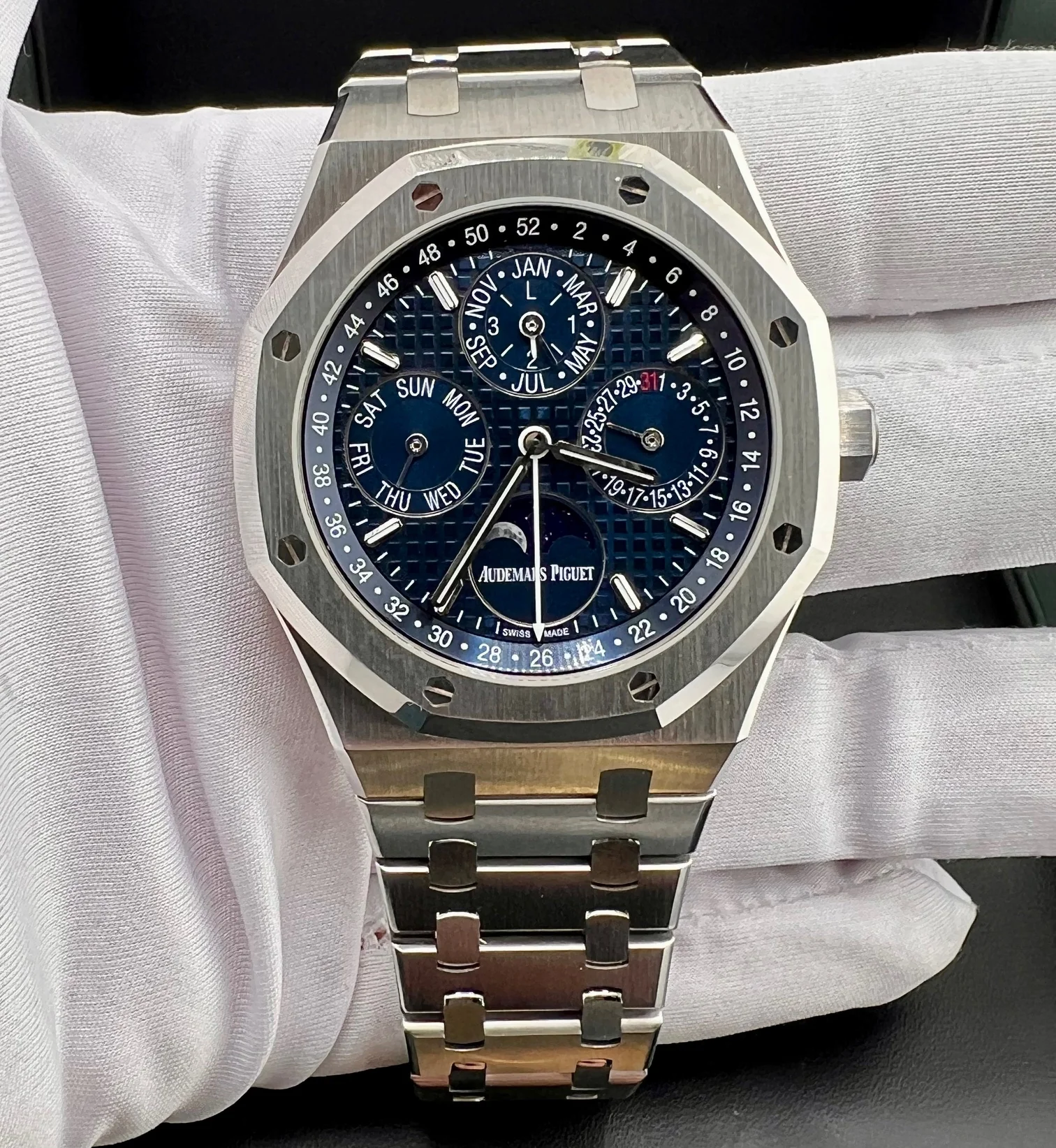 Audemars Piguet Royal Oak Perpetual Calendar NEW full set 26574ST
