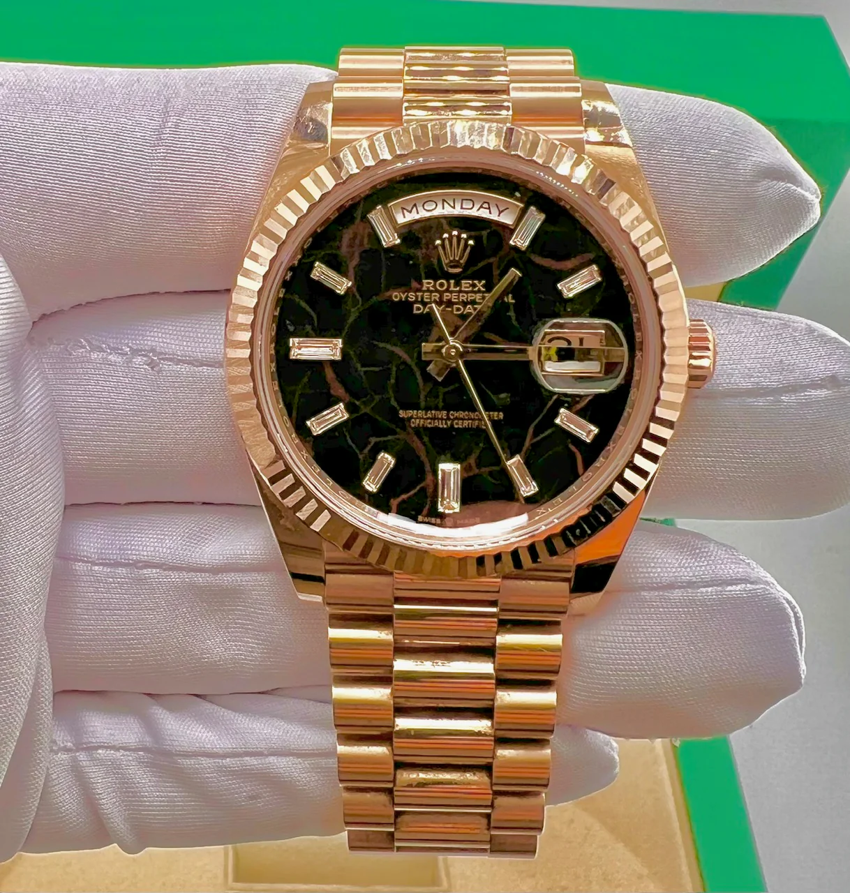 Rolex Day-Date 40mm Eisenkiesel Baguette Diamond like new 228235 2023
